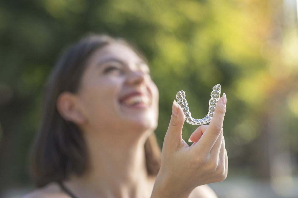 Teeth bonding in North York